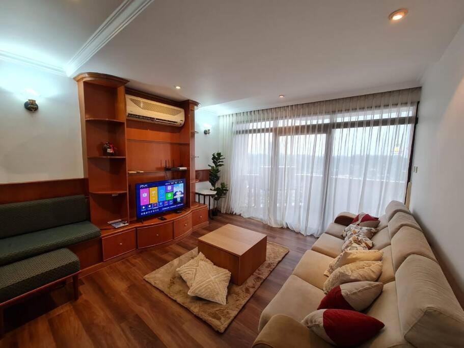 Lovely Waterfront Riverbank Suite With Pool A2 Kuching Exteriör bild